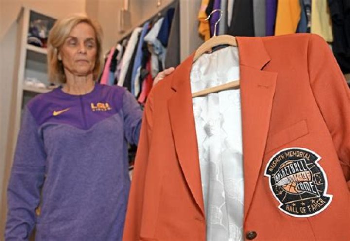 Kim Mulkey: A Trailblazer In Women's Basketball